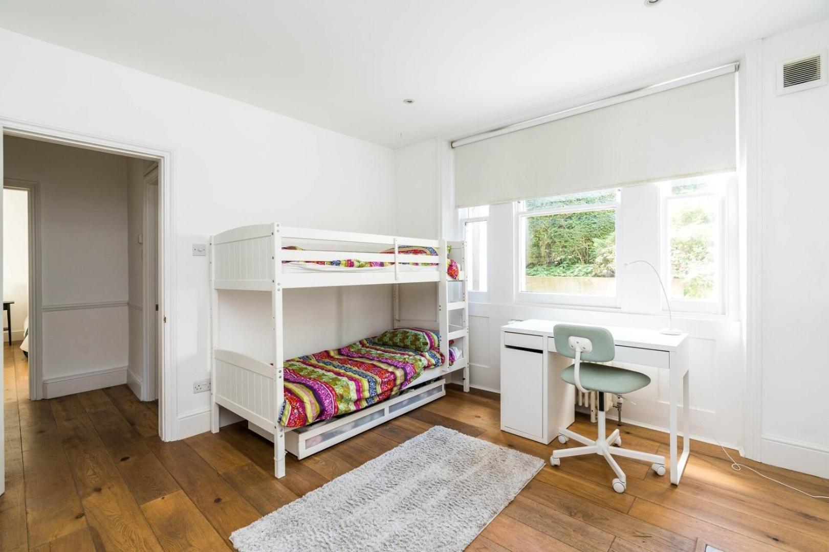 Fantastic 3 Bedroom Flat West Hampstead Londra Dış mekan fotoğraf