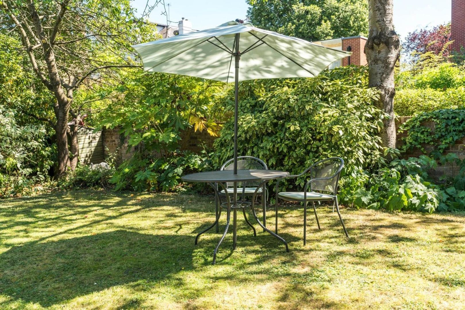 Fantastic 3 Bedroom Flat West Hampstead Londra Dış mekan fotoğraf