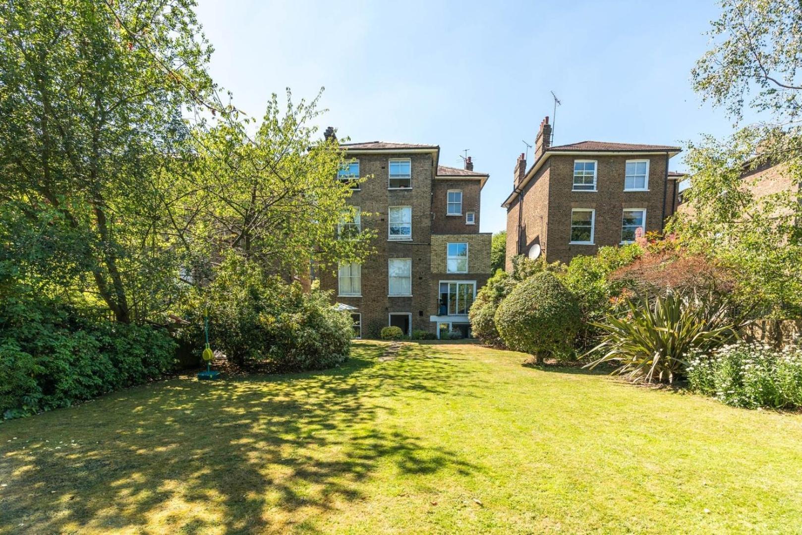 Fantastic 3 Bedroom Flat West Hampstead Londra Dış mekan fotoğraf